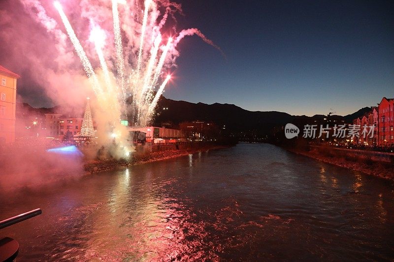 奥地利因斯布鲁克的新年焰火