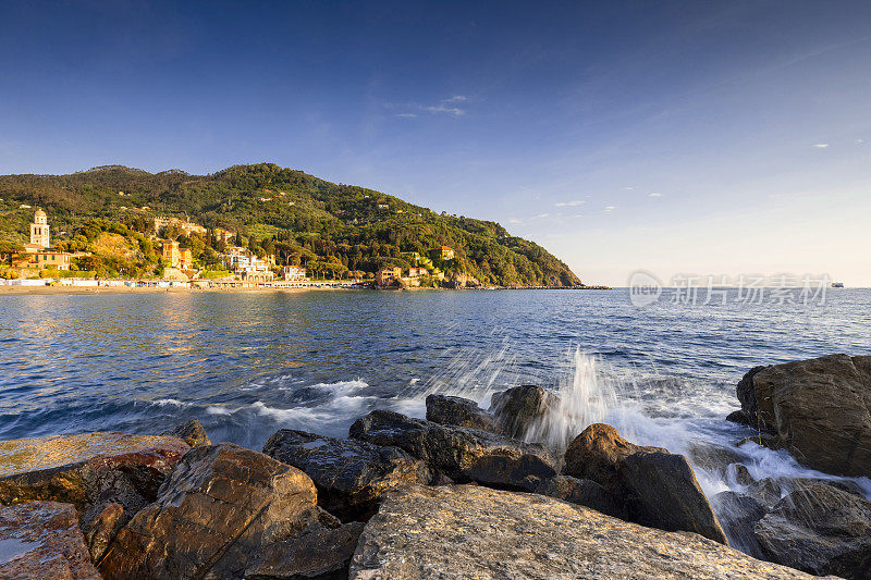 莱万托郁郁寡欢的海景