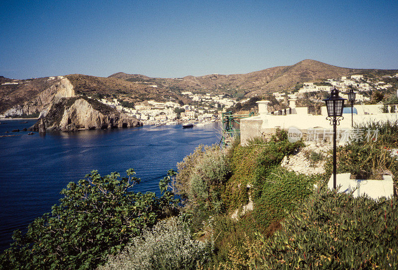 蓬萨岛，海景，蓬廷群岛。1991年滑动扫描。意大利