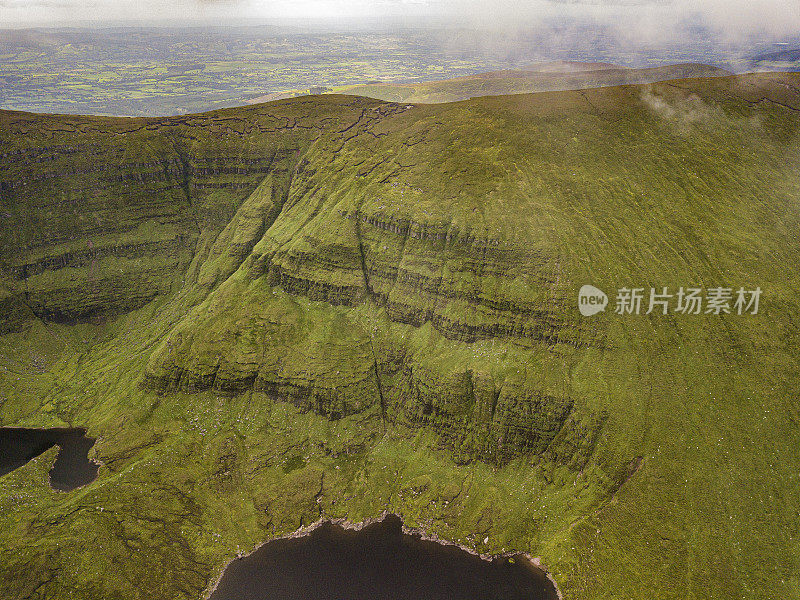 马斯克利湖，Galtee山脉，Aherlow峡谷，蒂珀雷里县，爱尔兰。