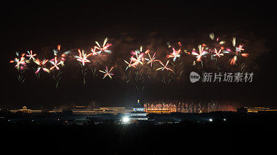 国庆烟花表演在天安门广场，中国，北京