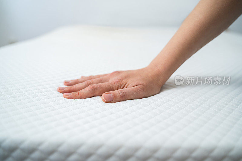手测试床垫