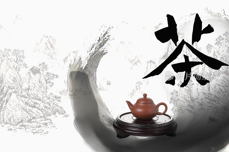 国画前的中国茶壶在太极图案中富有禅意的意境