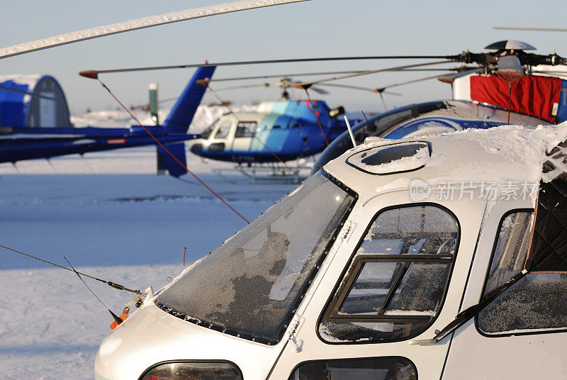 北极直升机基地，耶洛奈夫。