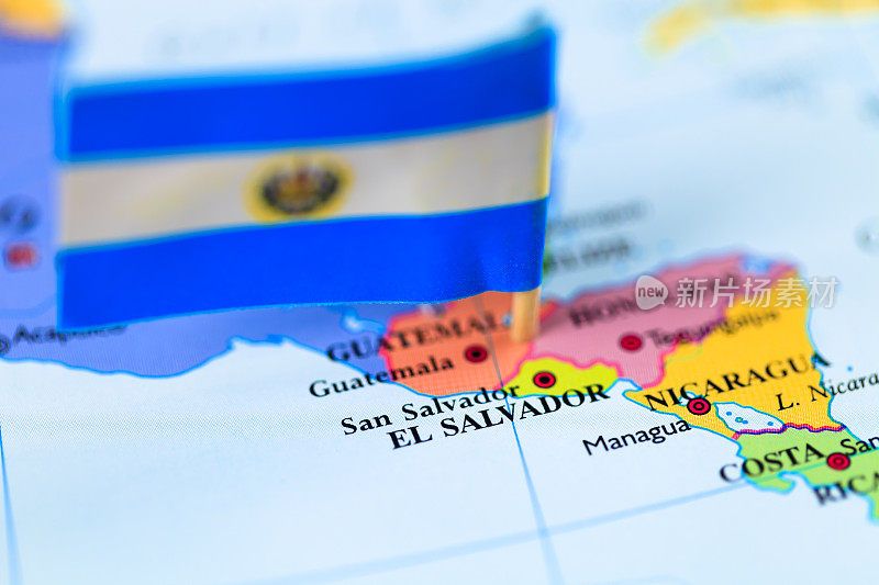 萨尔瓦多地图和国旗