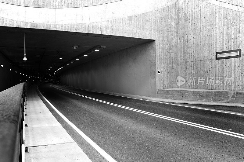公路隧道入口