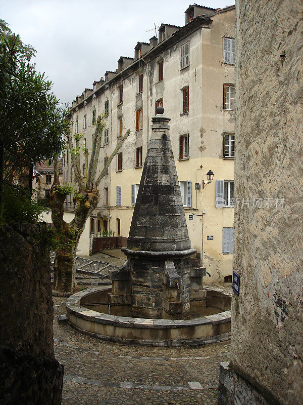 科西嘉石喷泉