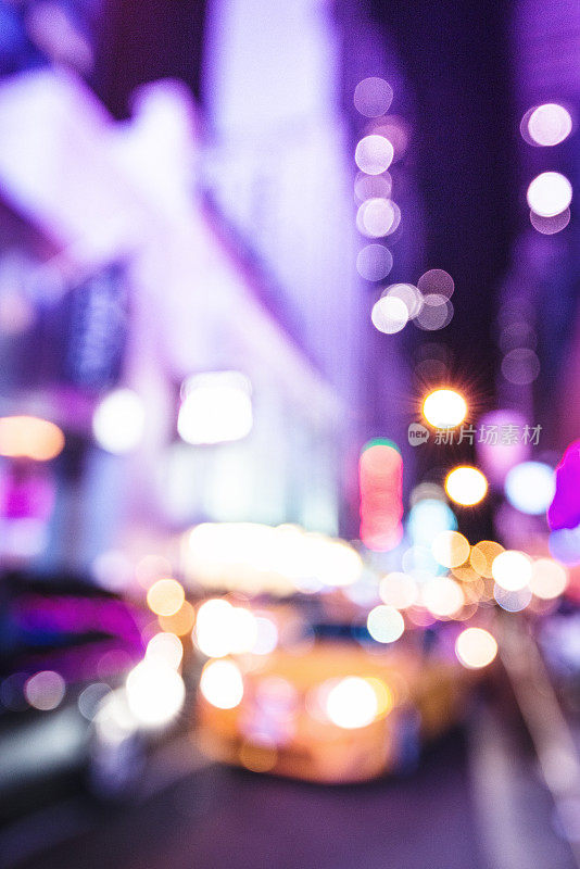 将灯光散焦到曼哈顿时代广场