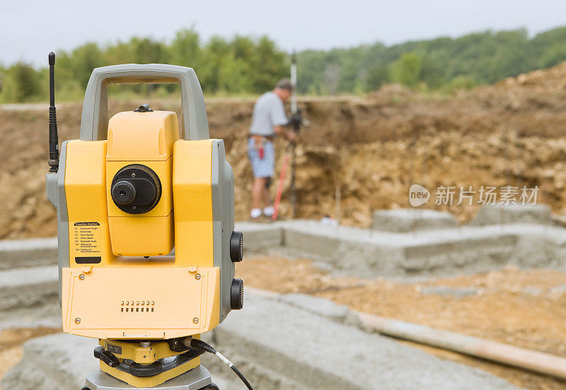 新居地基地基及测量师及全站仪