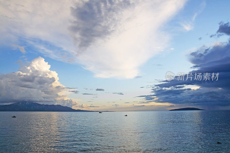 美丽的海上早晨