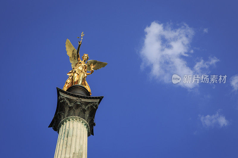德国慕尼黑的和平天使柱和雕像