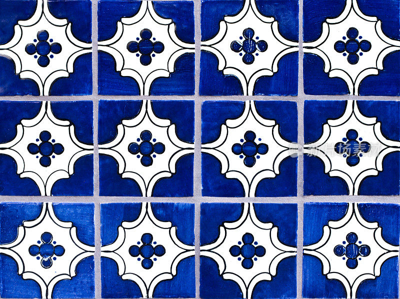 蓝色几何墨西哥瓷砖墙