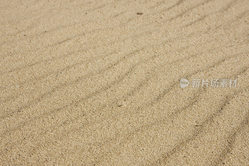 风在沙子上的模式