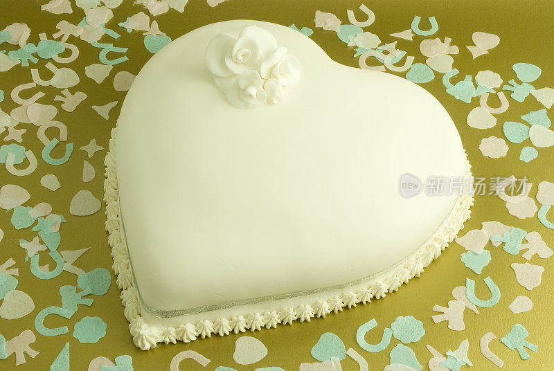 心形婚礼蛋糕