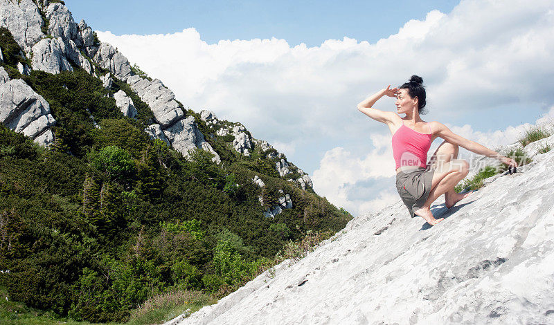 女人freeclimbing