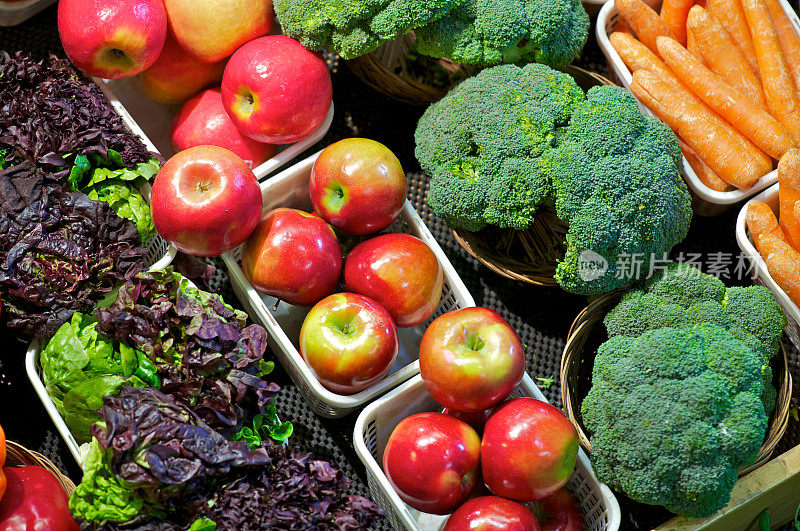 市场里的水果和蔬菜