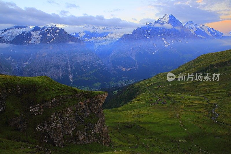 格林德沃阿尔卑斯山谷全景，艾格和蒙奇景观，瑞士阿尔卑斯山