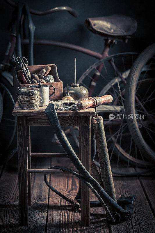 旧自行车修理服务与工具，车轮和管