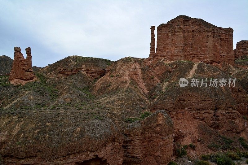 中国甘肃张掖冰沟丹霞地质公园的石墙