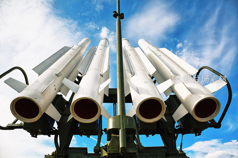 军事展览中的多管火箭炮
