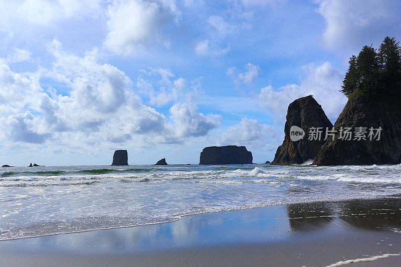 岩石海岸，海栈，和反射-第二海滩，奥林匹克国家公园