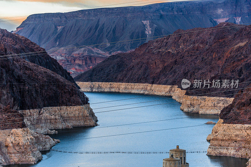 米德湖和进水塔