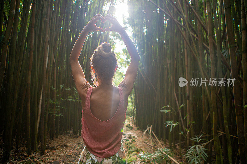 竹林少女，热爱大自然