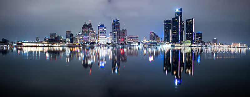 底特律，密歇根-全景在黎明