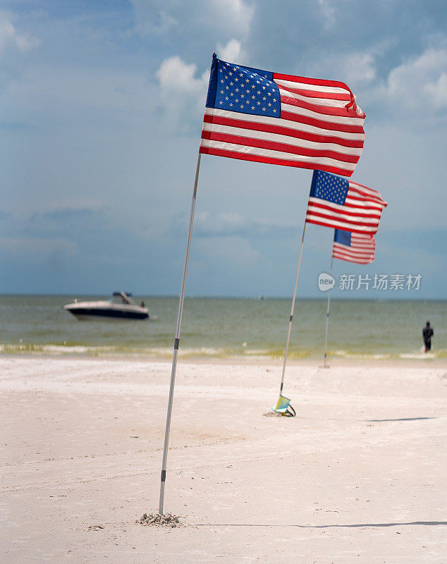 佛罗里达海滩上的美国国旗