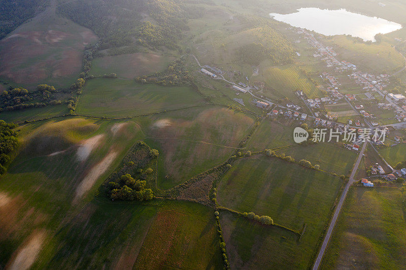 飞越乡村地区