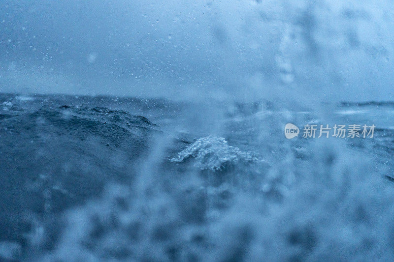 海洋的形状:海洋中波涛汹涌的水域