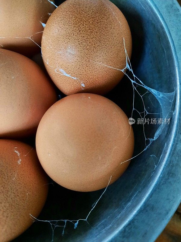 煮鸡蛋在碗-食物准备。