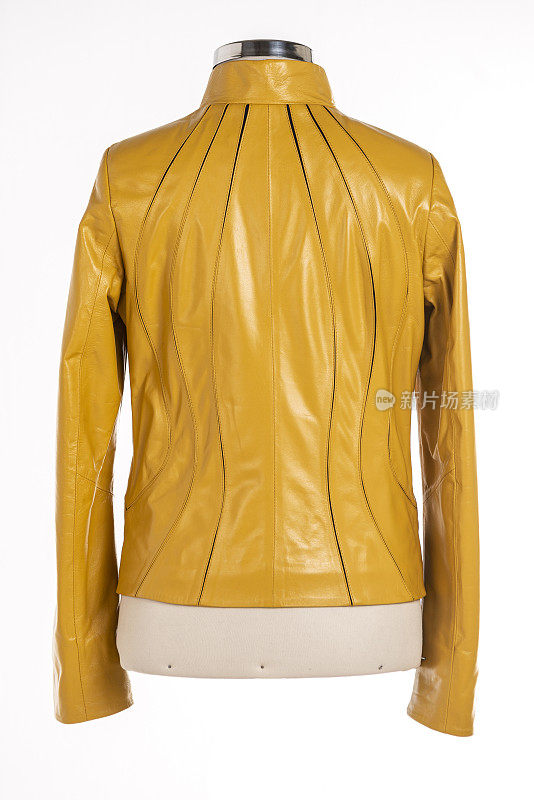 皮夹克孤立在白色背景。