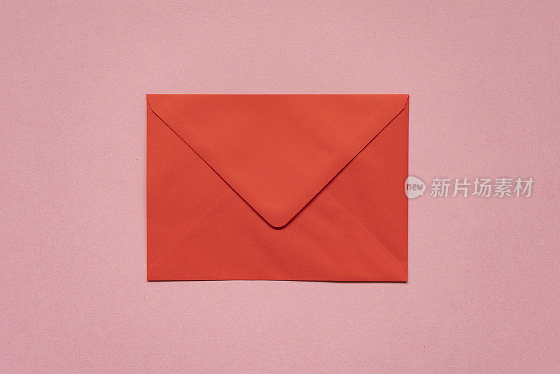 粉红色背景的红信封