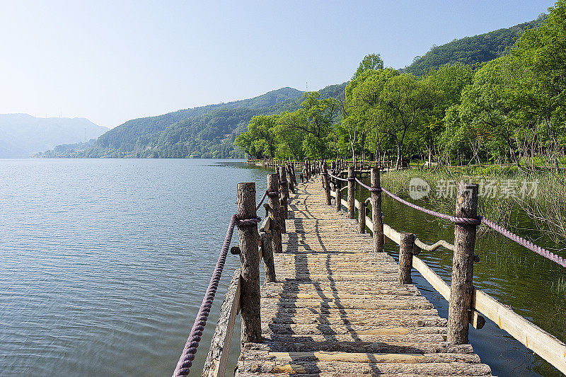 河边的风景