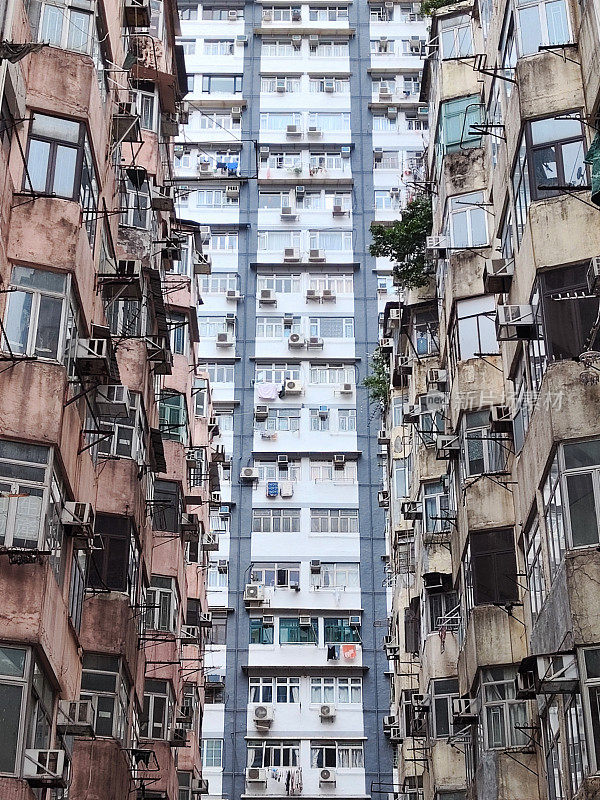 位于香港鲗鱼涌的旧住宅大厦