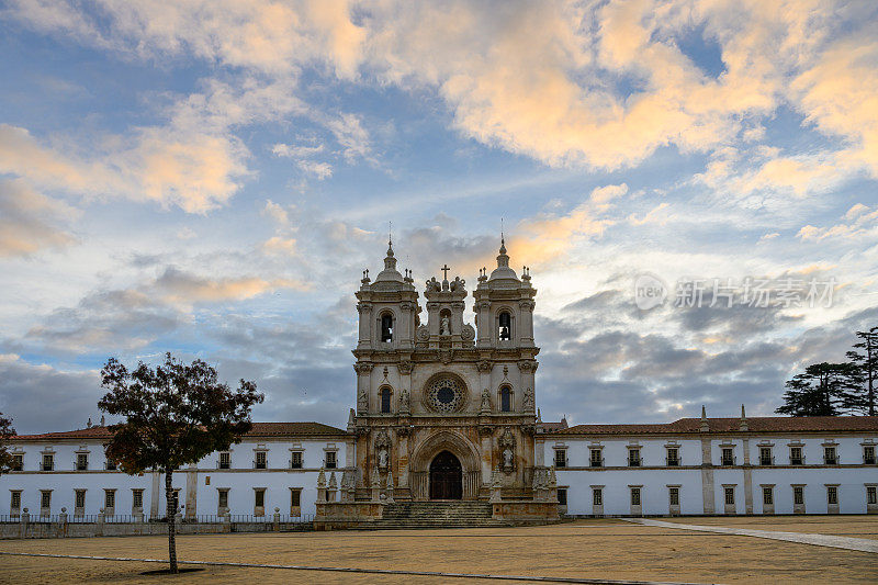 葡萄牙的阿尔科帕拉达修道院，或阿尔科帕拉达修道院