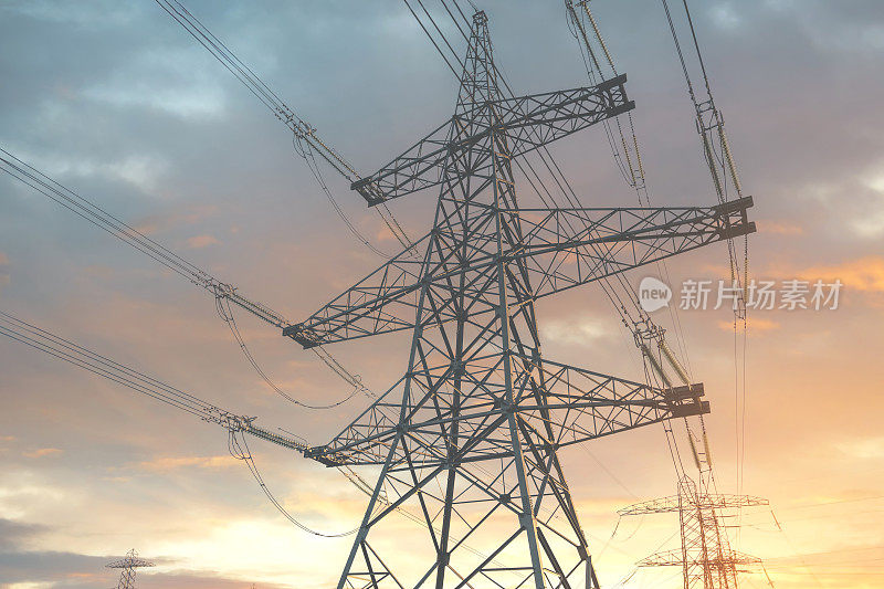 高压电塔式电缆塔，用于将电站的电力通过国家电网输送给用户