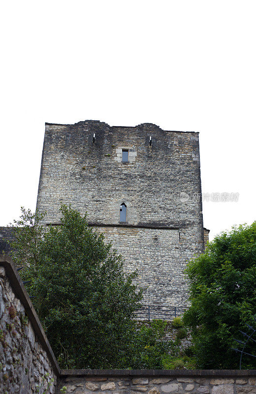 莫雷斯特尔，法国:带有伊泽尔旗和海豚的中世纪塔楼