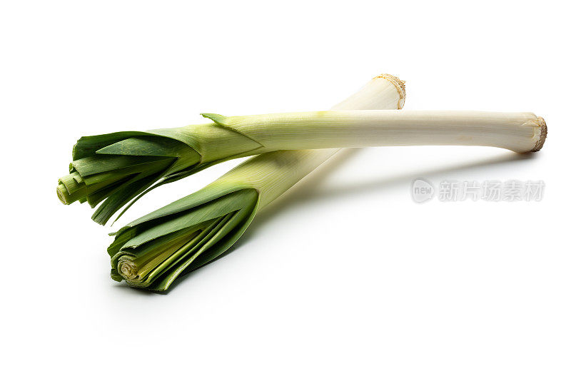 蔬菜:白色背景上分离的两株韭菜