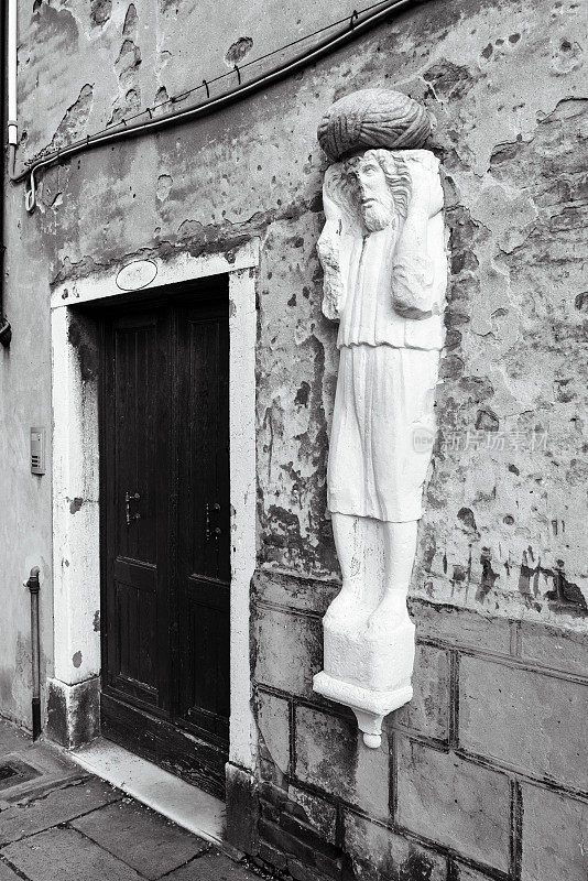 威尼斯摩尔人的雕像