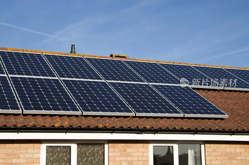 英国的太阳能电池板屋顶