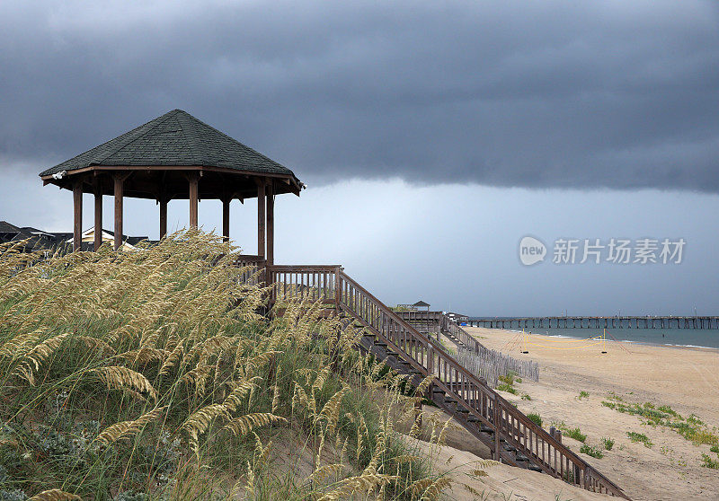 海滩风暴逼近