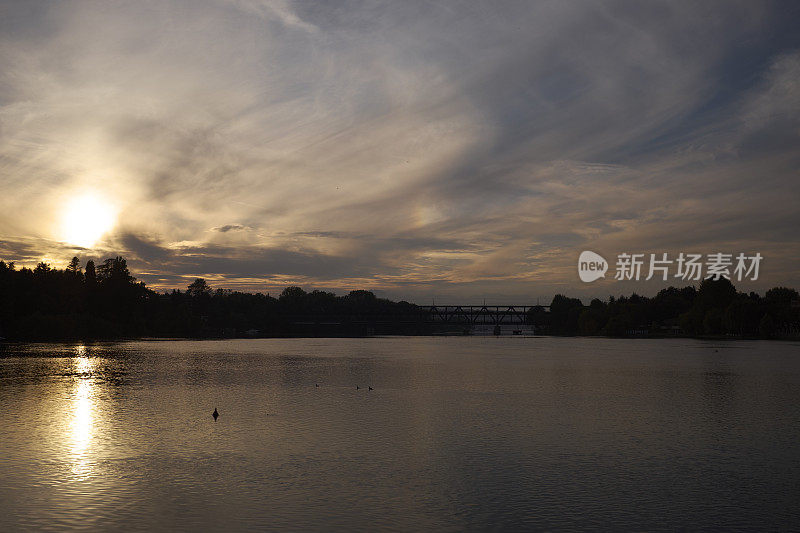 第六十二分。Lake更大