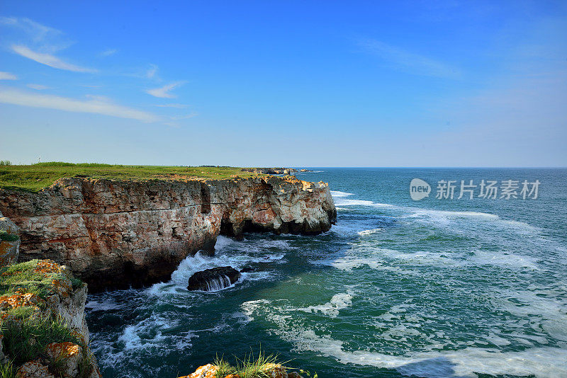 多岩石的海岸