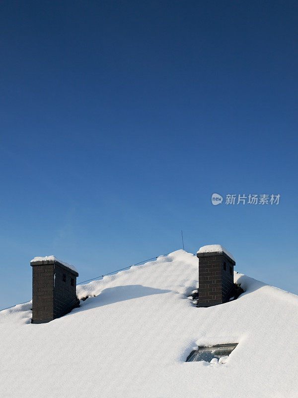 烟囱在雪