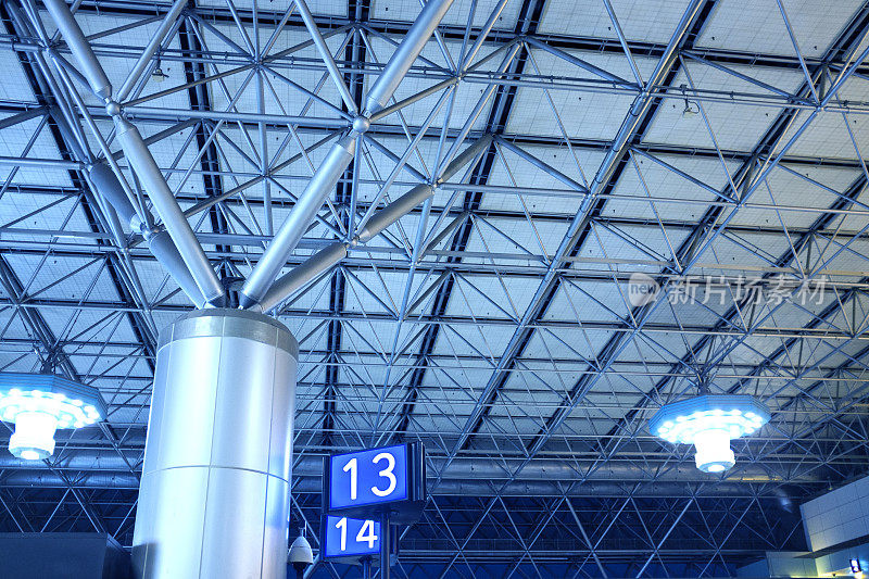 台北机场天花板
