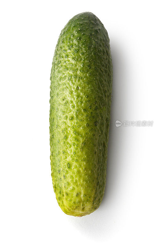 蔬菜:白色背景上孤立的小黄瓜