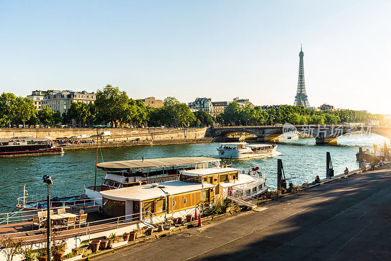 埃菲尔铁塔和塞纳河的巴黎
