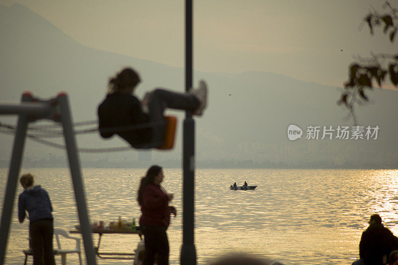 生活在海边